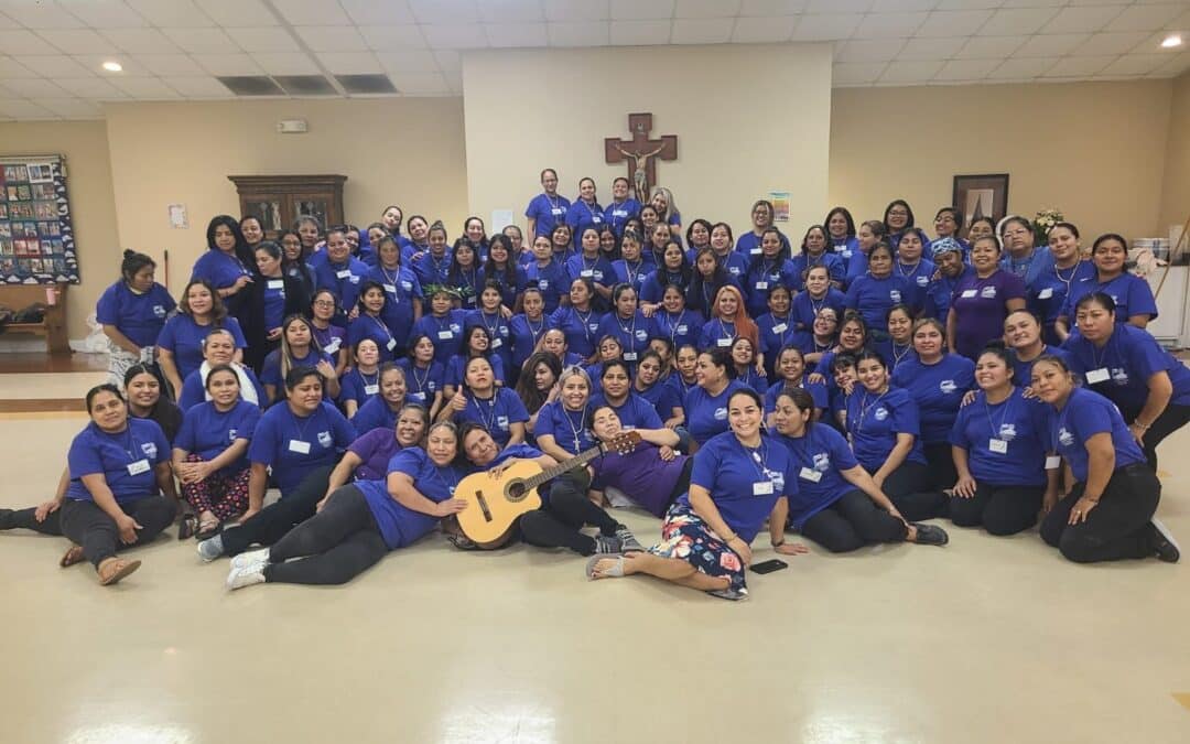 Más de 50 mujeres experimentan renovación en un retiro parroquial para latinas