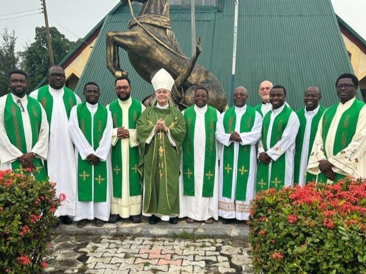 Visita pastoral del Obispo Medley a Nigeria