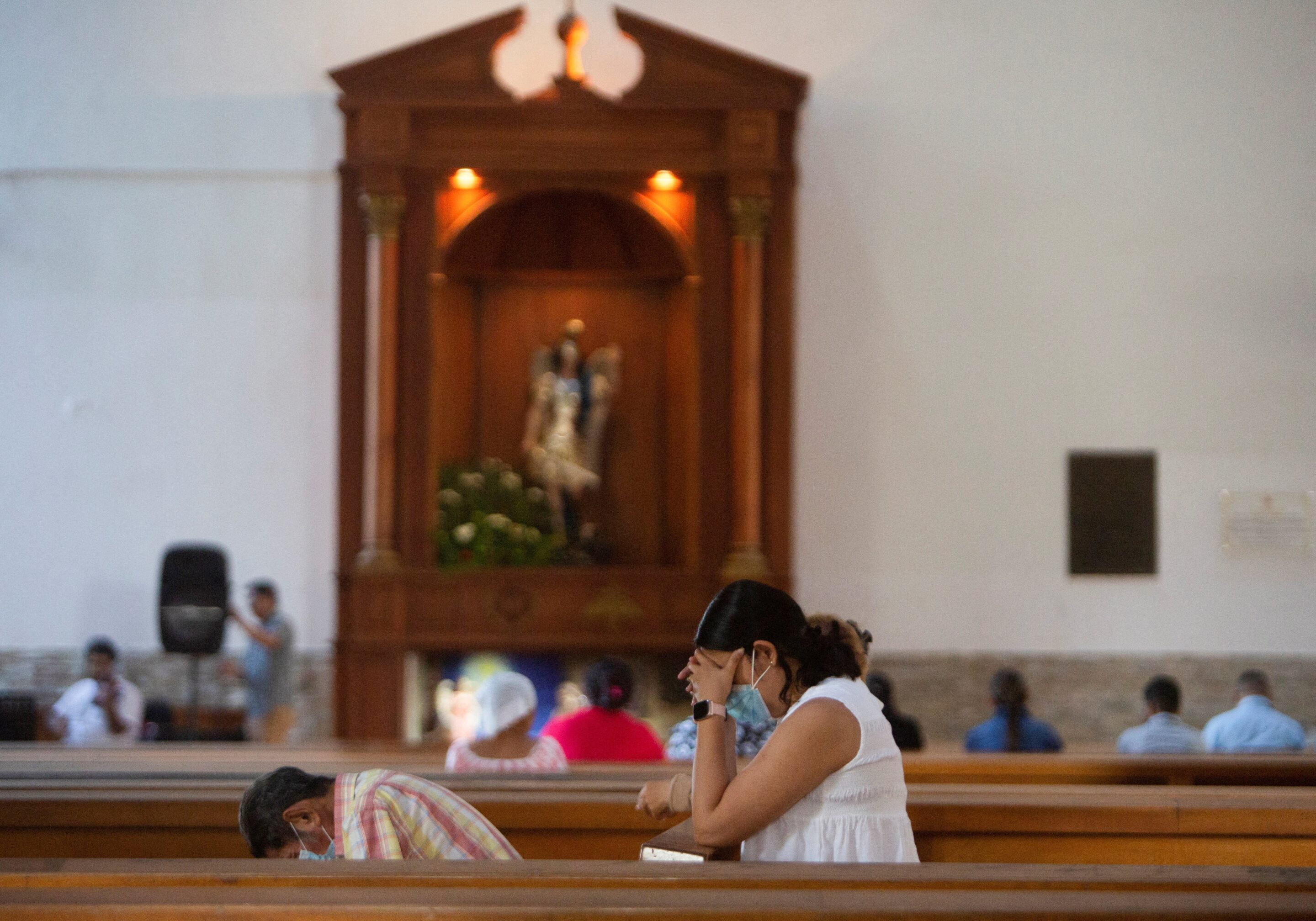 PARISHIONERS PRAY NICARAGUA CATHEDRAL Fr. Stephen Van Lal Than