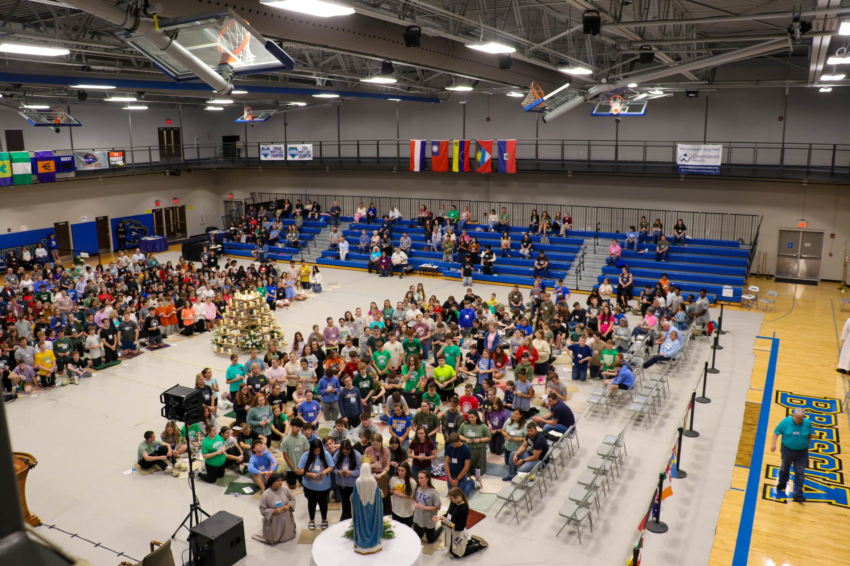 Youth 2000_Crowd Fr. Stephen Van Lal Than