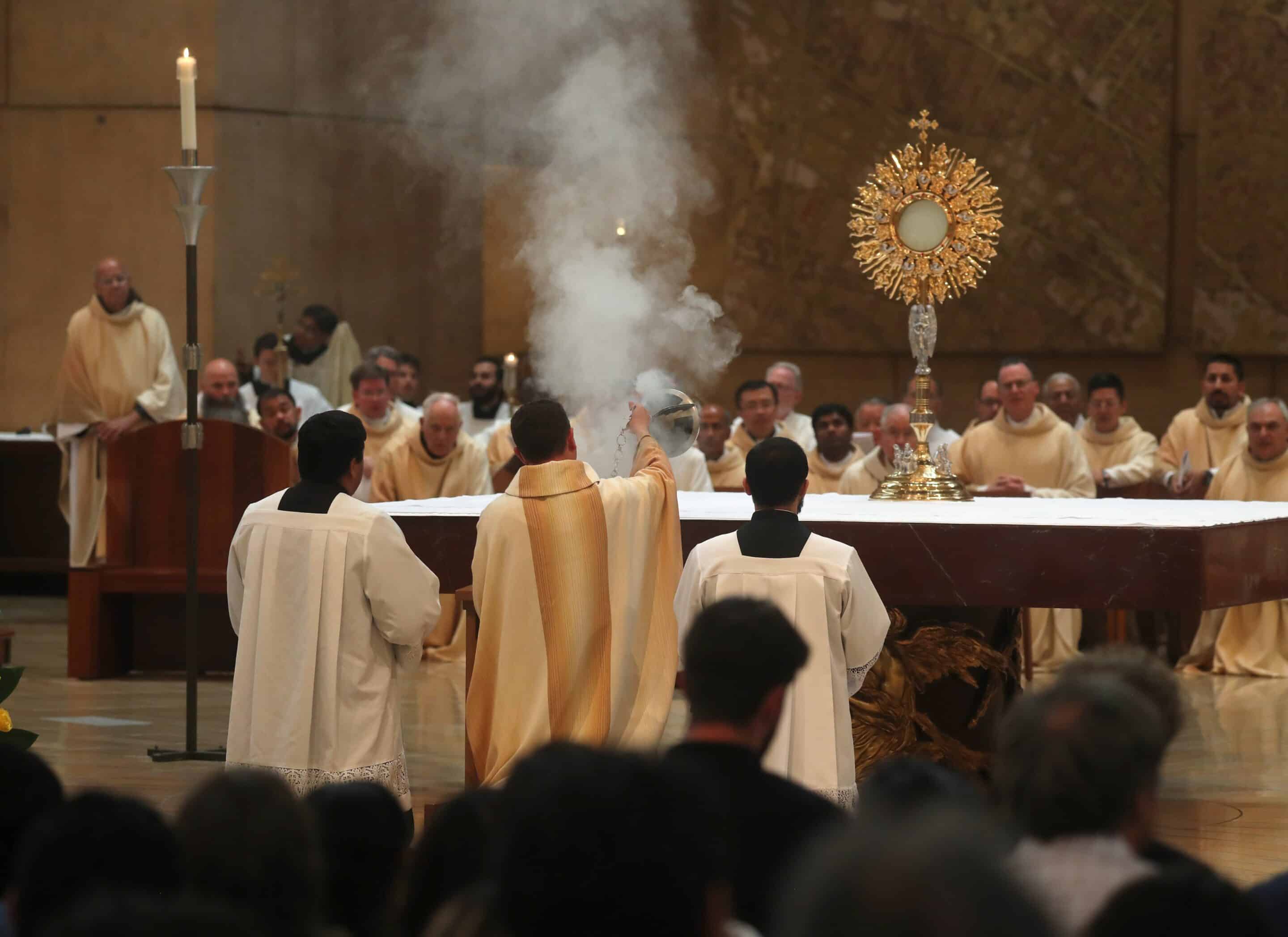 LOS ANGELES MASS NATIONAL EUCHARIST PILGRIMAGE Fr. Stephen Van Lal Than